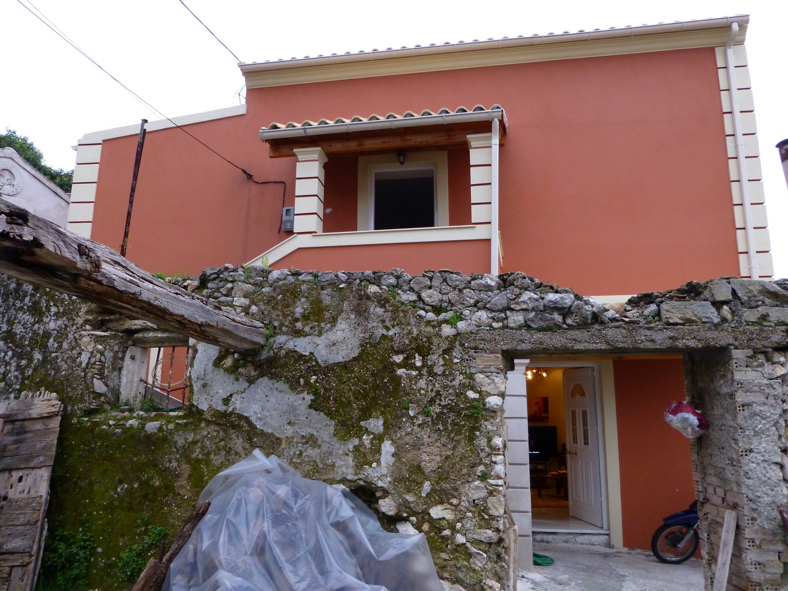 LEDA'S HOUSE, Skripero