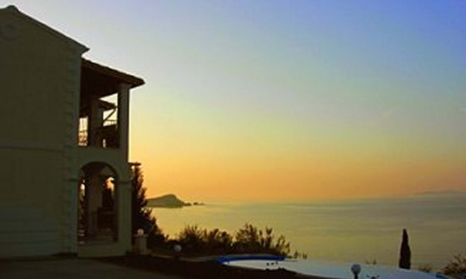 Listing photograph 10 of 19 of the house in Agios Ioannis, published by Corfu Home Finders.