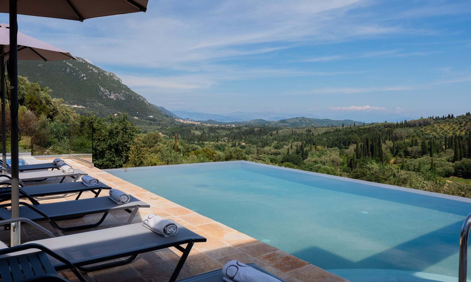 Listing photograph 5 of 19 of the house in Doukades, published by Corfu Home Finders.