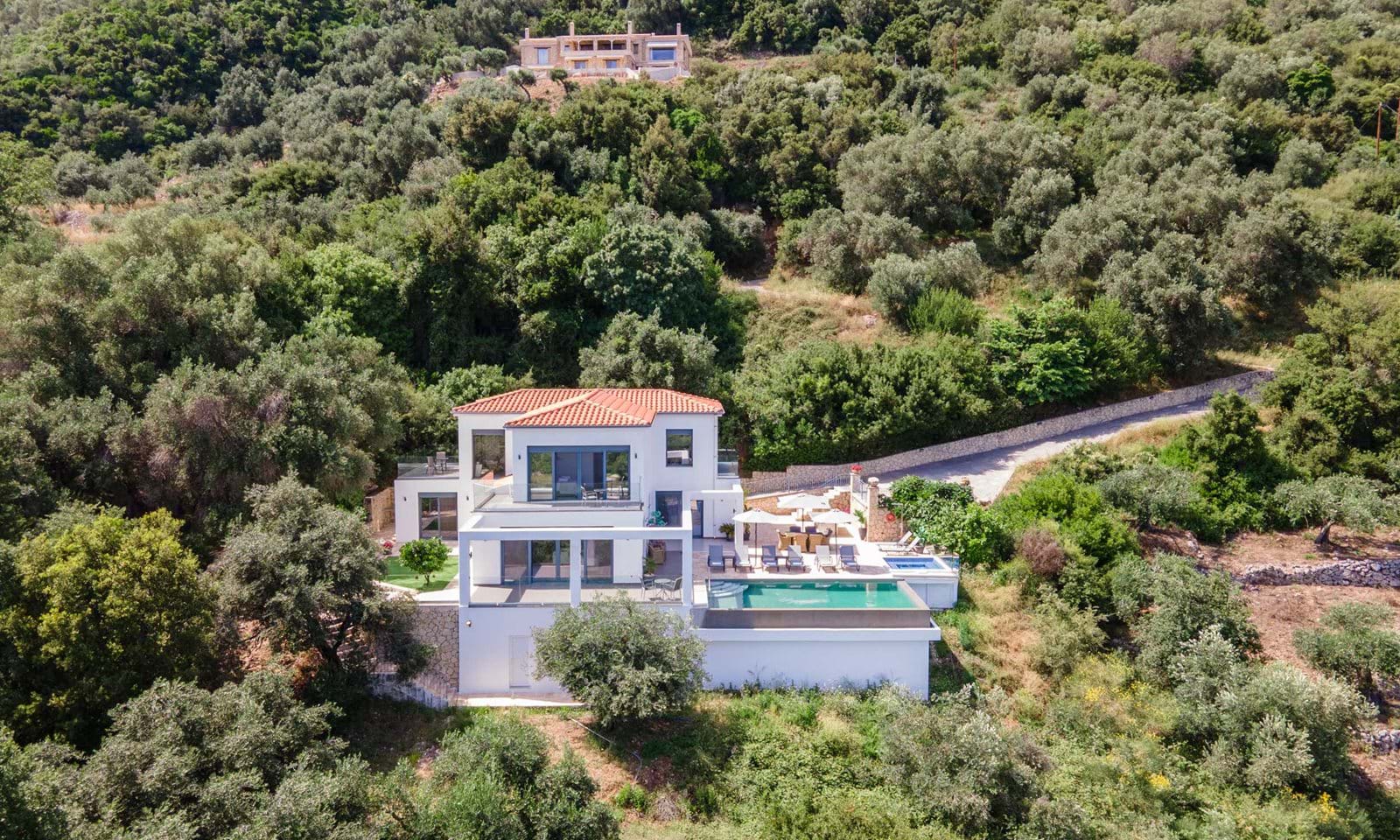Listing photograph 2 of 19 of the house in Doukades, published by Corfu Home Finders.