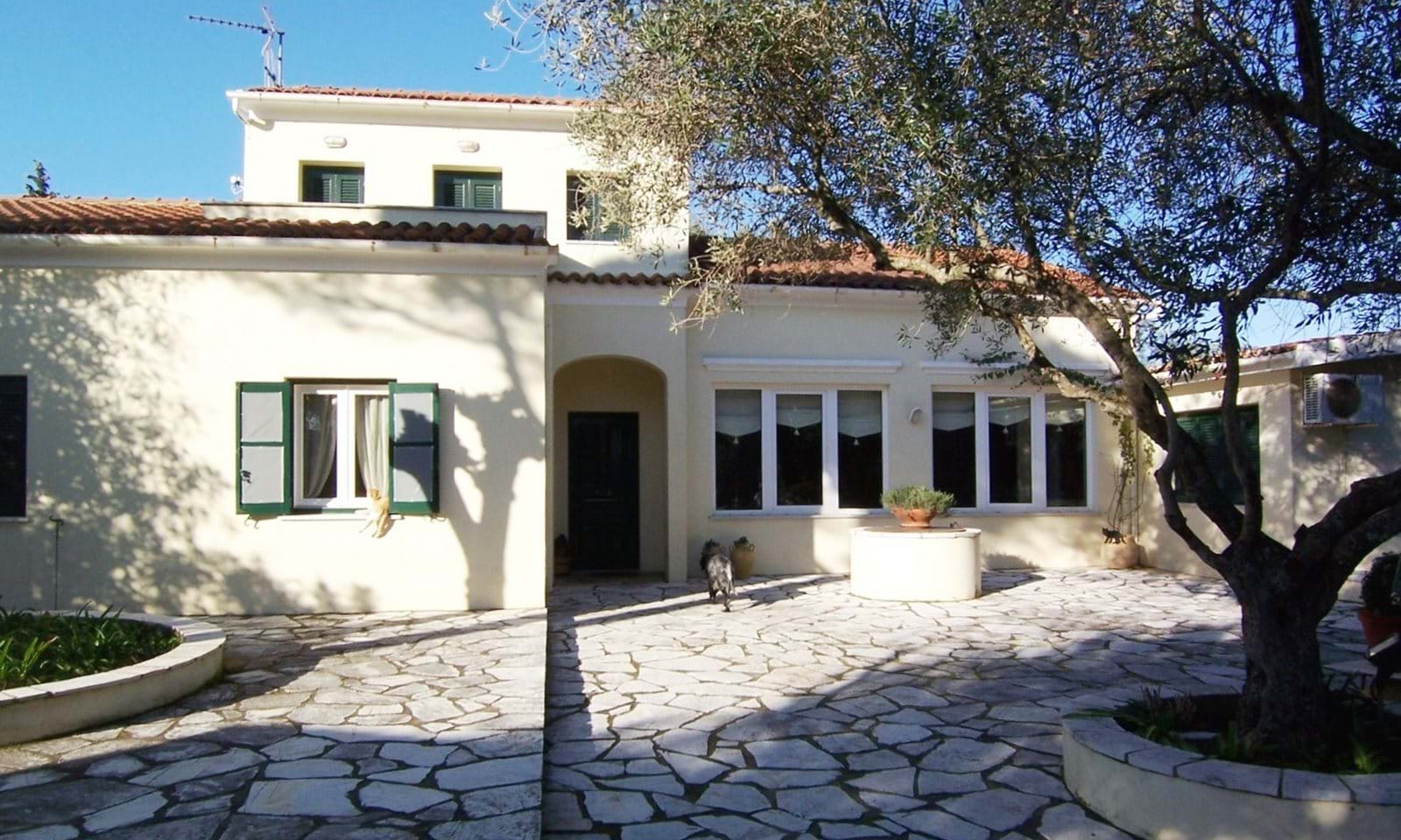 Listing photograph 1 of 14 of the house in Doukades, published by Corfu Home Finders.