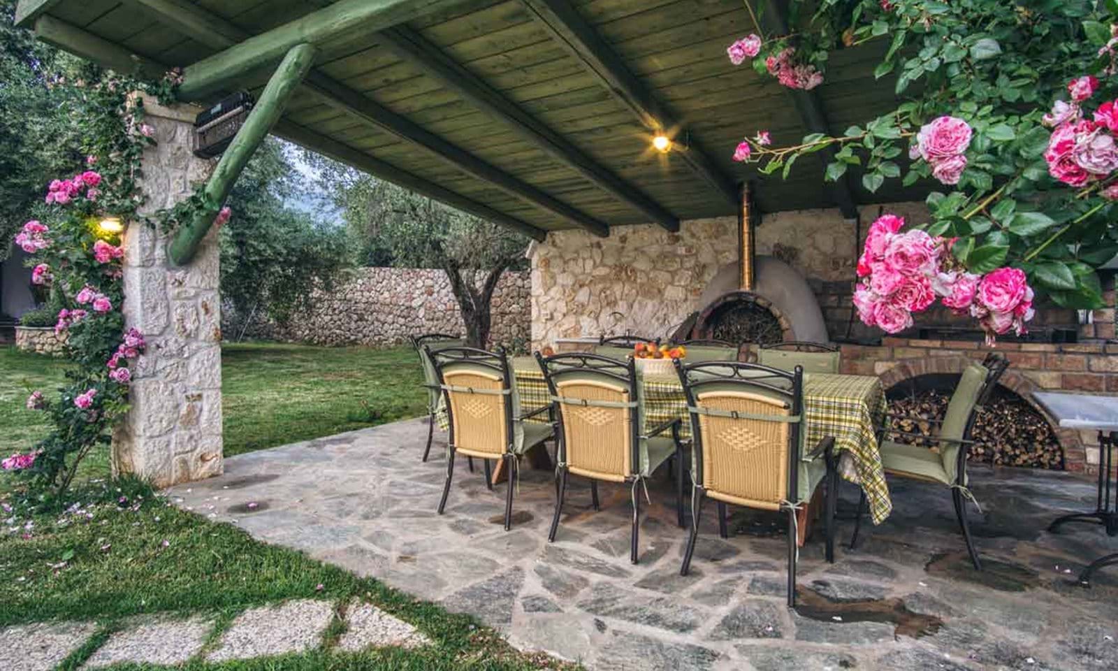 Listing photograph 11 of 12 of the house in Spartilas, published by Corfu Home Finders.