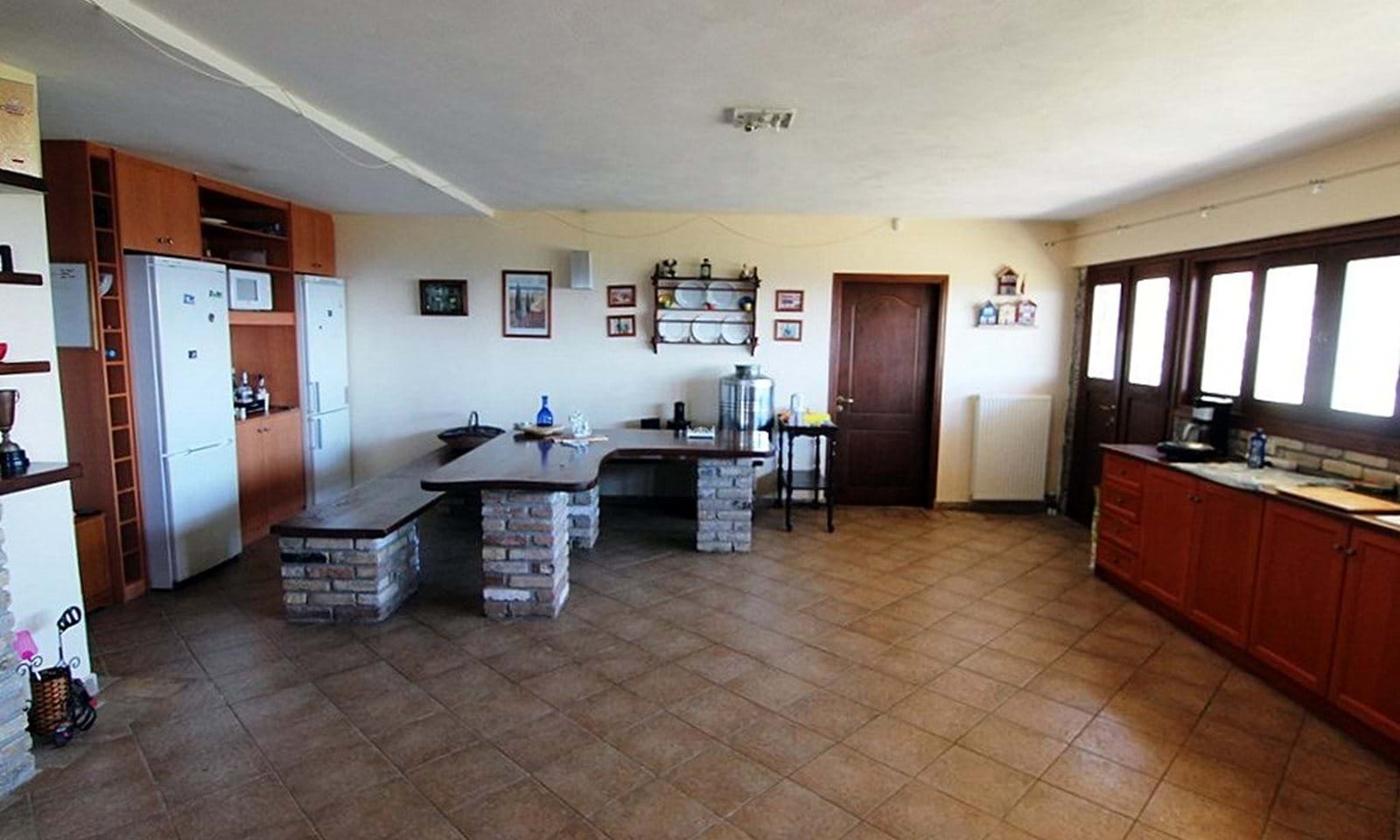 Listing photograph 13 of 19 of the house in Kato Korakiana, published by Corfu Home Finders.