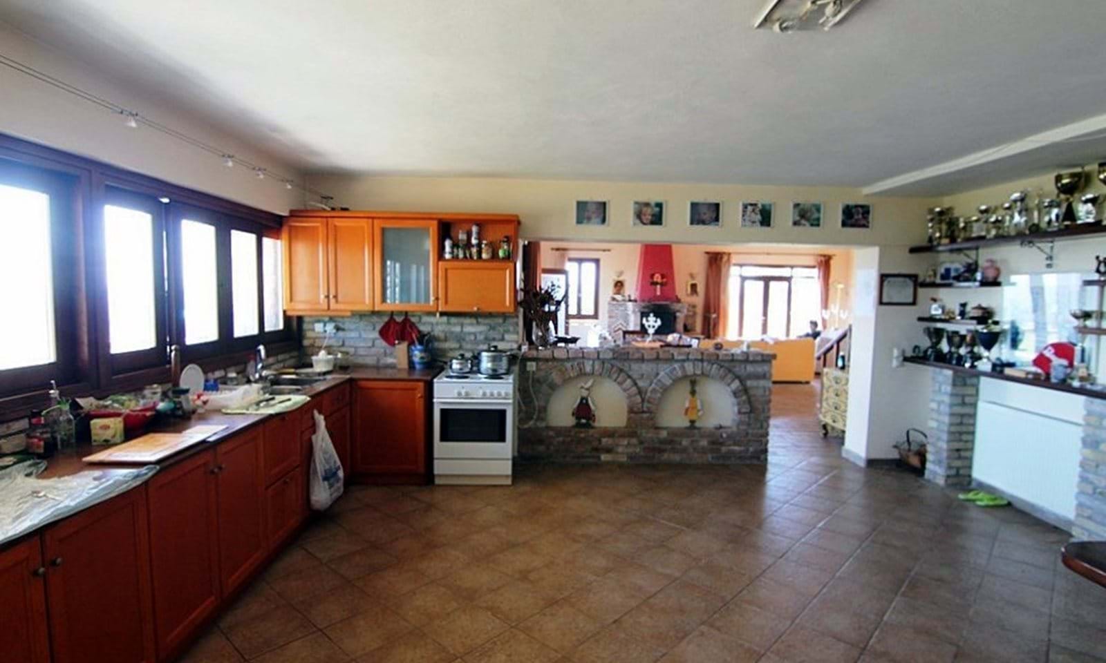 Listing photograph 12 of 19 of the house in Kato Korakiana, published by Corfu Home Finders.