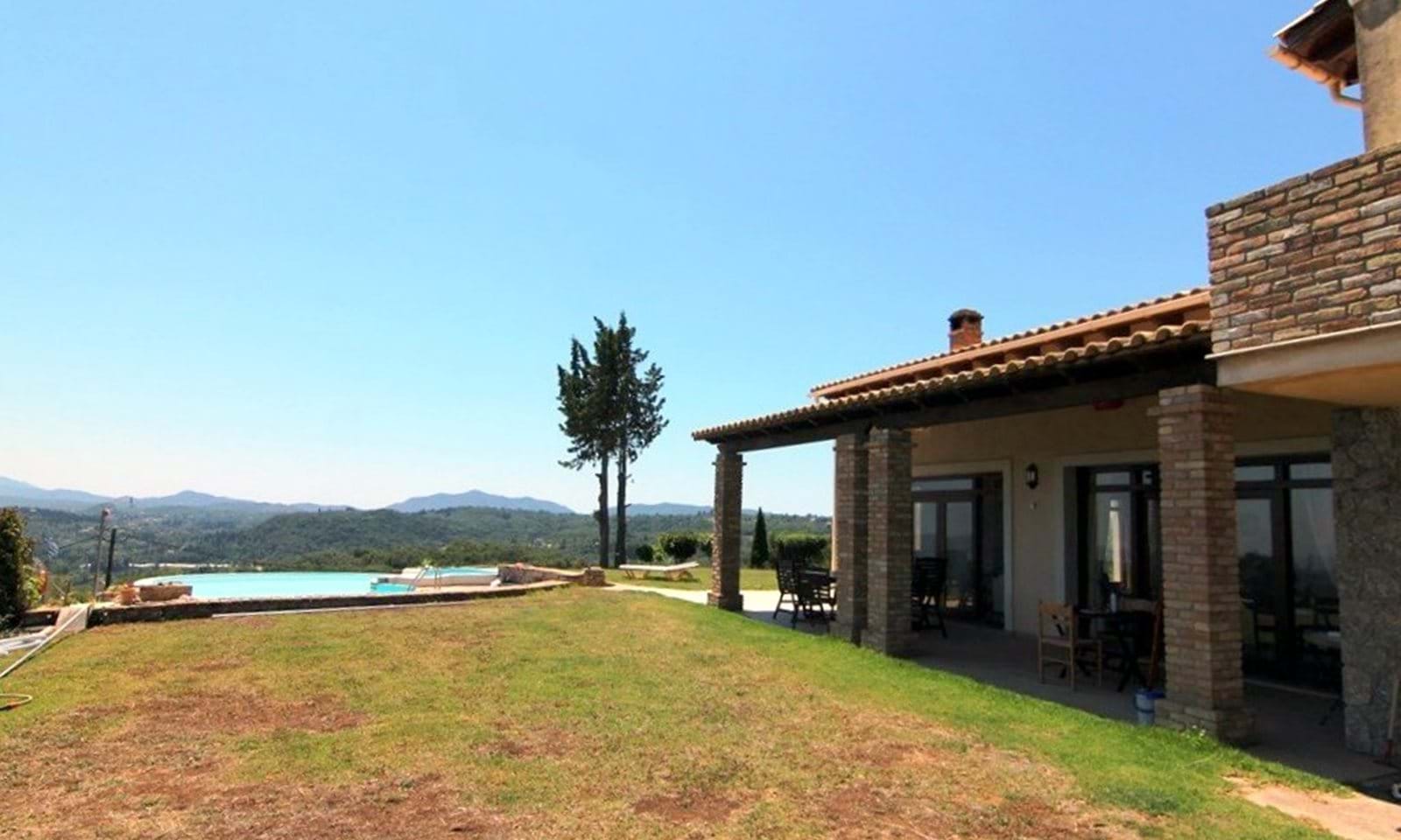 Listing photograph 14 of 19 of the house in Kato Korakiana, published by Corfu Home Finders.