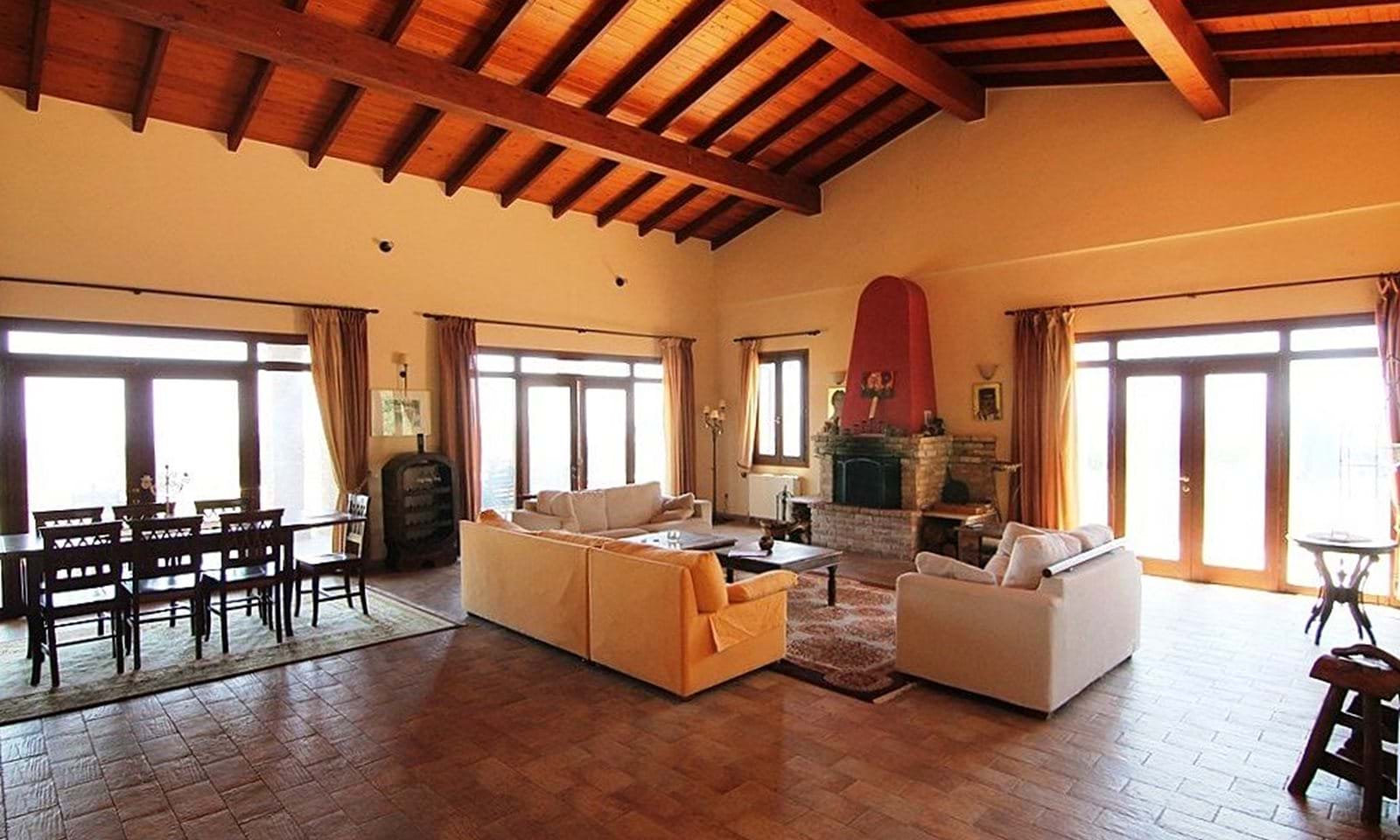 Listing photograph 10 of 19 of the house in Kato Korakiana, published by Corfu Home Finders.
