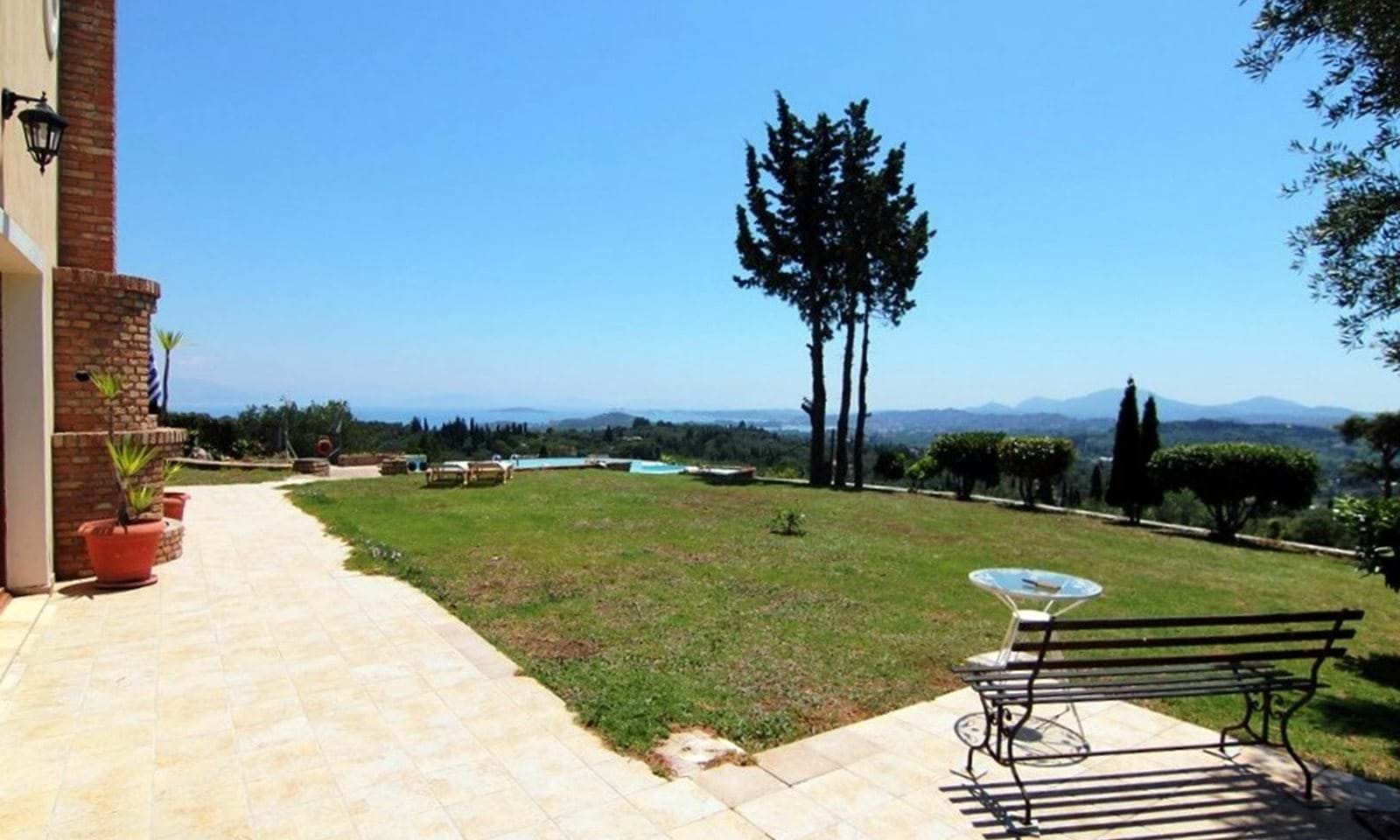Listing photograph 15 of 19 of the house in Kato Korakiana, published by Corfu Home Finders.