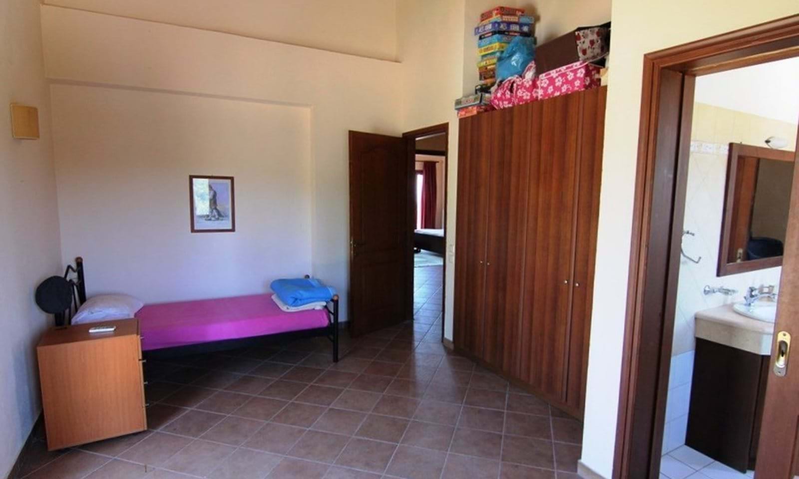 Listing photograph 18 of 19 of the house in Kato Korakiana, published by Corfu Home Finders.