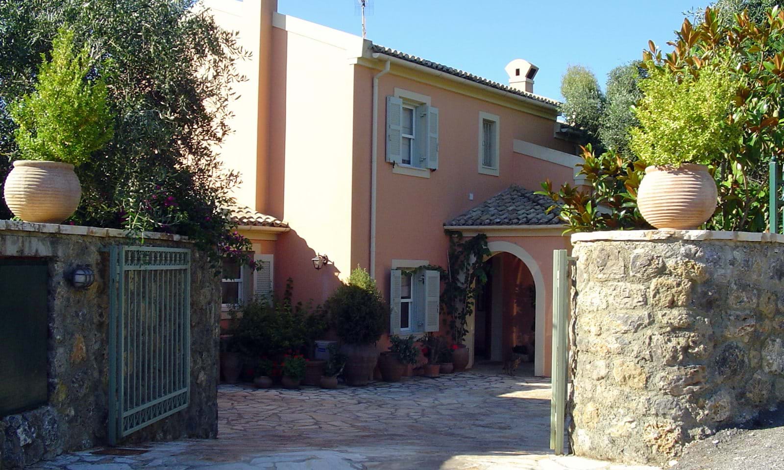 Listing photograph 1 of 18 of the house in Kommeno, published by Corfu Home Finders.