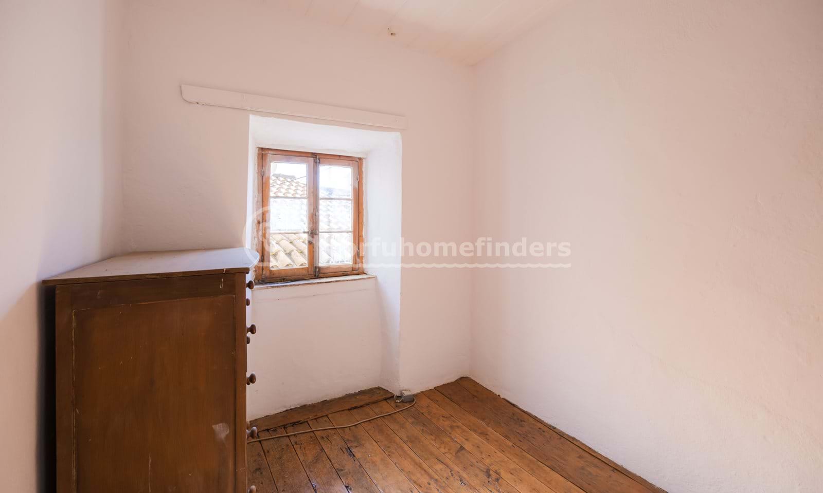 Listing photograph 7 of 12 of the house in Lakones, published by Corfu Home Finders.