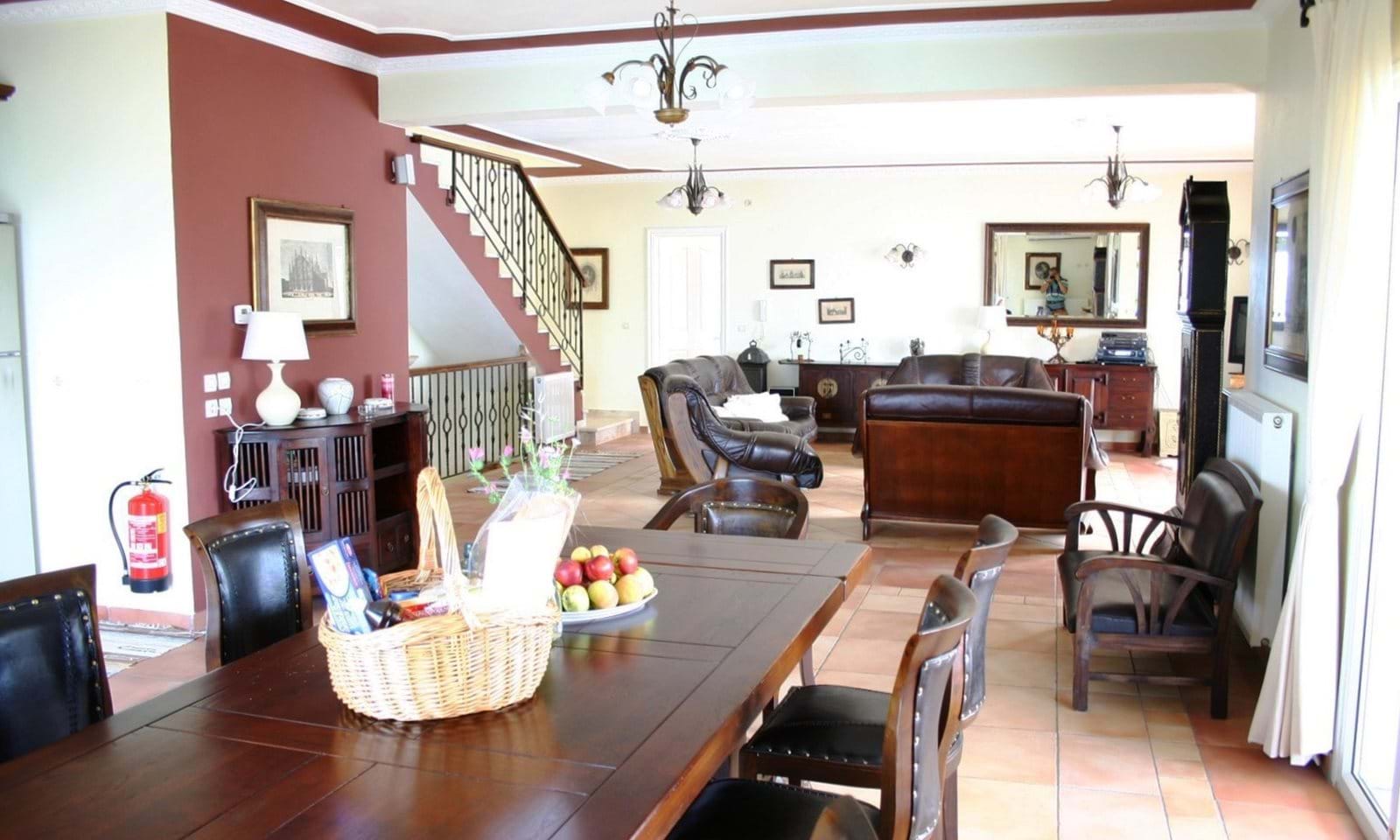 Listing photograph 7 of 12 of the house in Agios Spiridon, published by Corfu Home Finders.