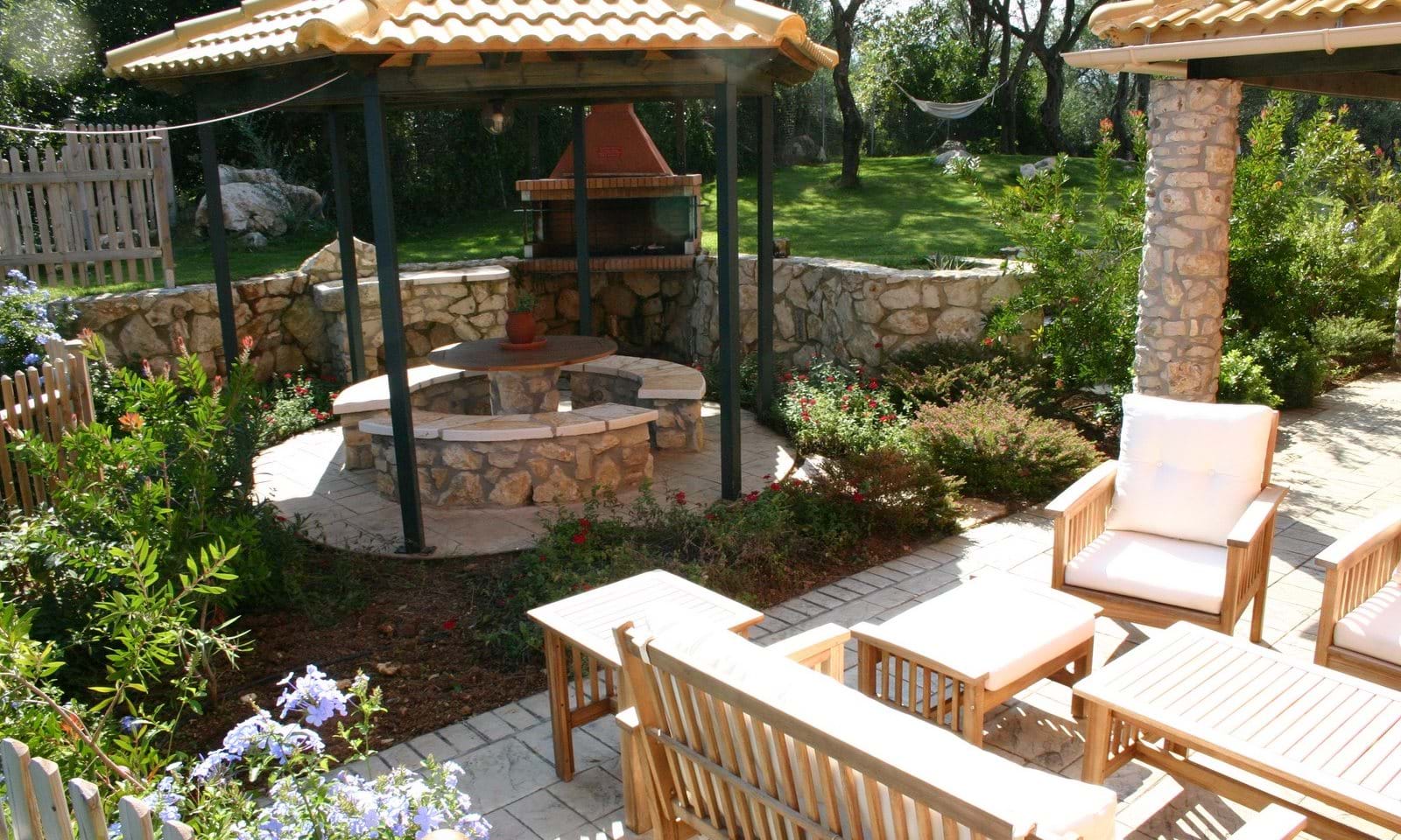 Listing photograph 9 of 12 of the house in Agios Spiridon, published by Corfu Home Finders.