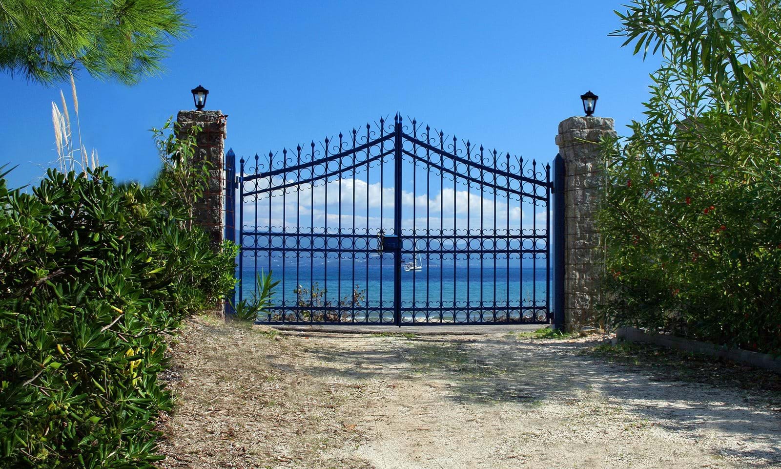 Listing photograph 3 of 21 of the house in Lefkimmi, published by Corfu Home Finders.