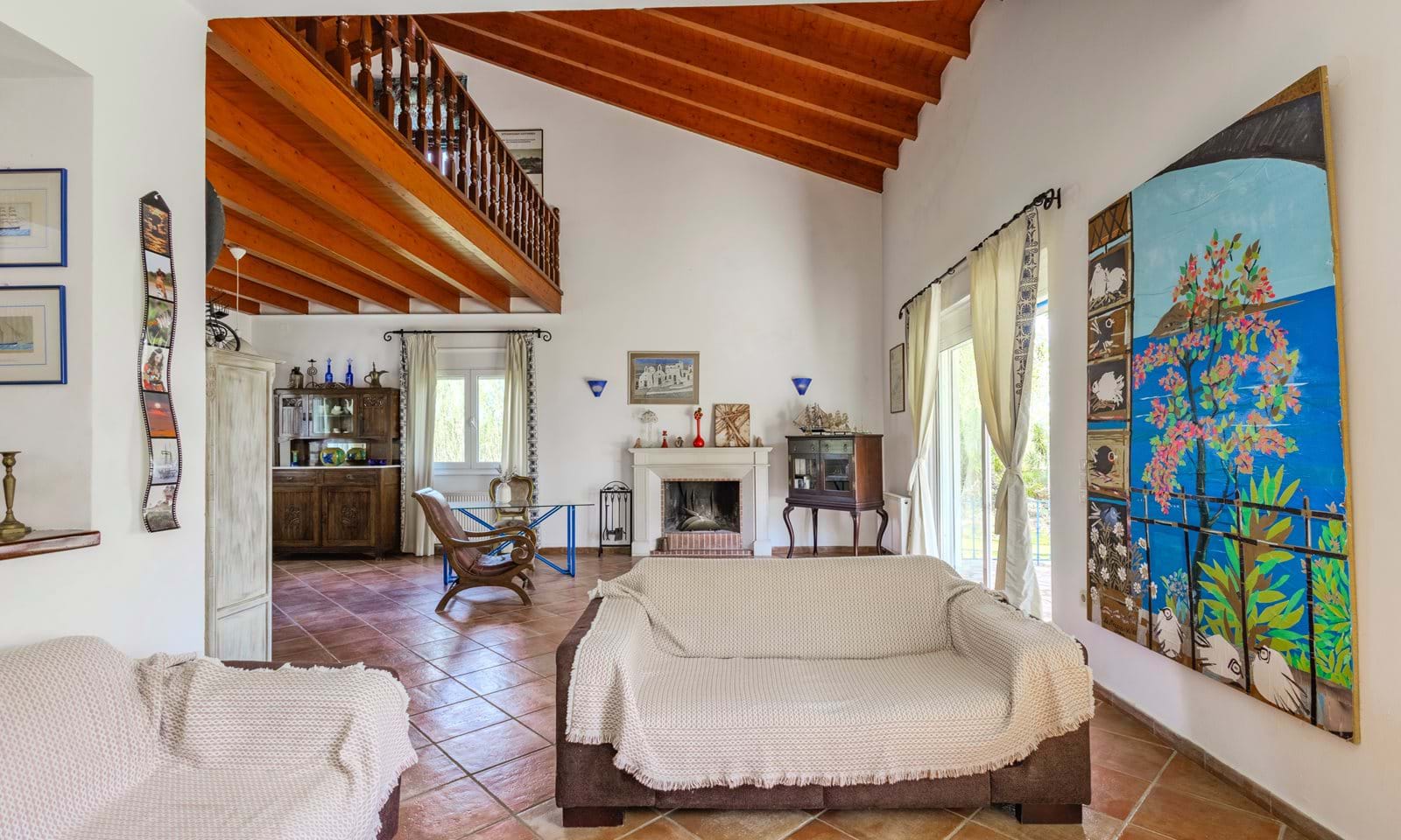 Listing photograph 6 of 21 of the house in Lefkimmi, published by Corfu Home Finders.