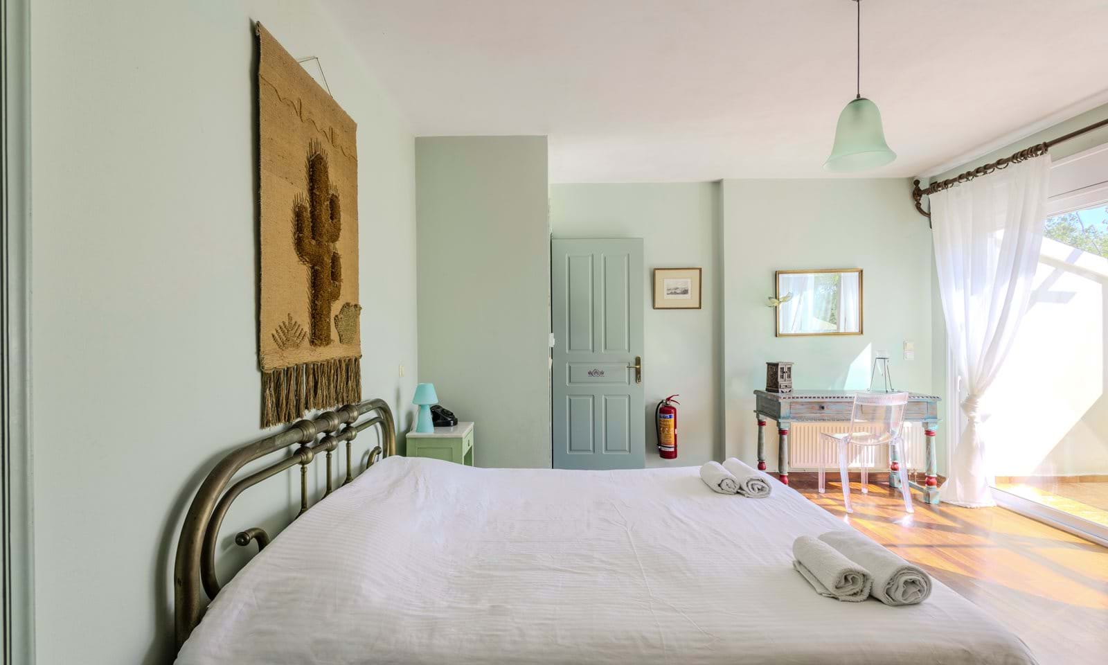 Listing photograph 11 of 21 of the house in Lefkimmi, published by Corfu Home Finders.