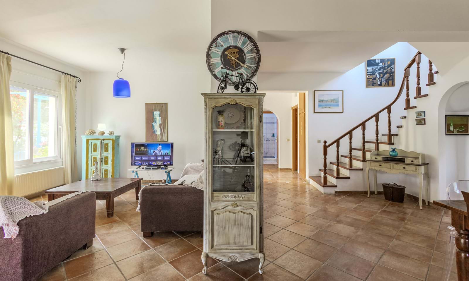 Listing photograph 5 of 21 of the house in Lefkimmi, published by Corfu Home Finders.