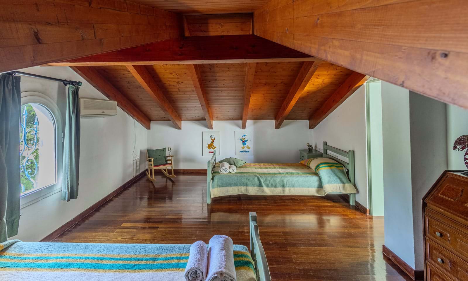 Listing photograph 13 of 21 of the house in Lefkimmi, published by Corfu Home Finders.
