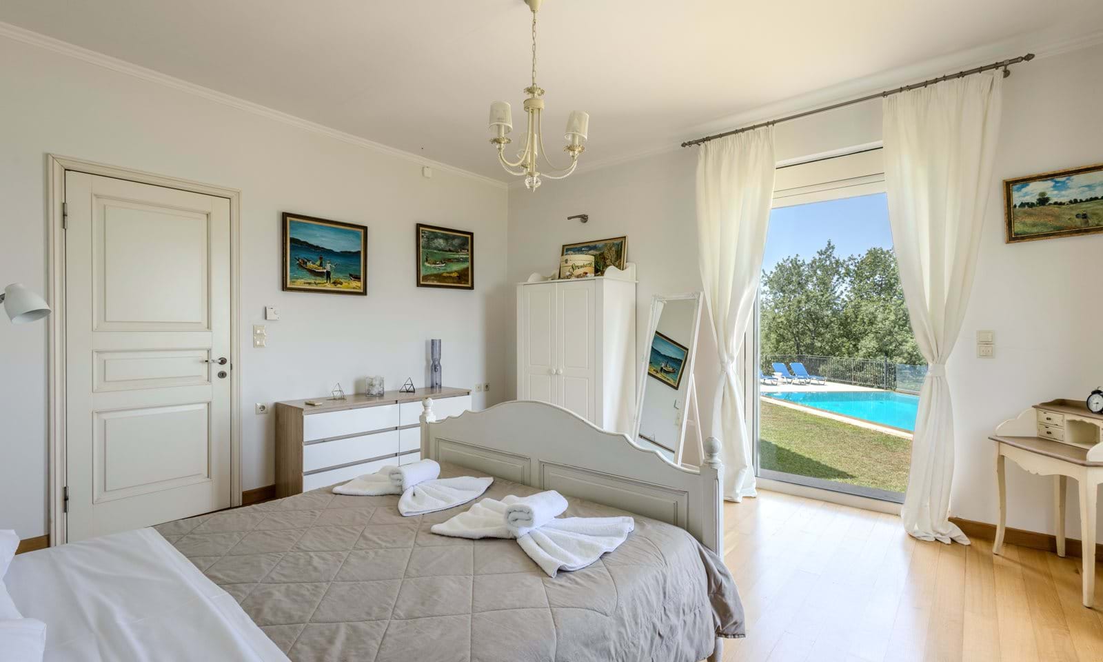 Listing photograph 17 of 26 of the house in Gastouri, published by Corfu Home Finders.