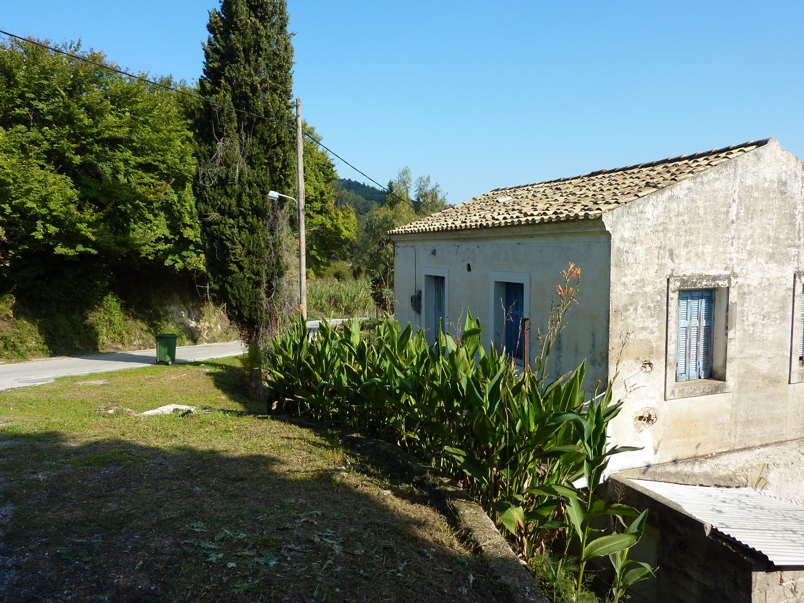 BLUE SHUTTERS, Magoulades, Corfu