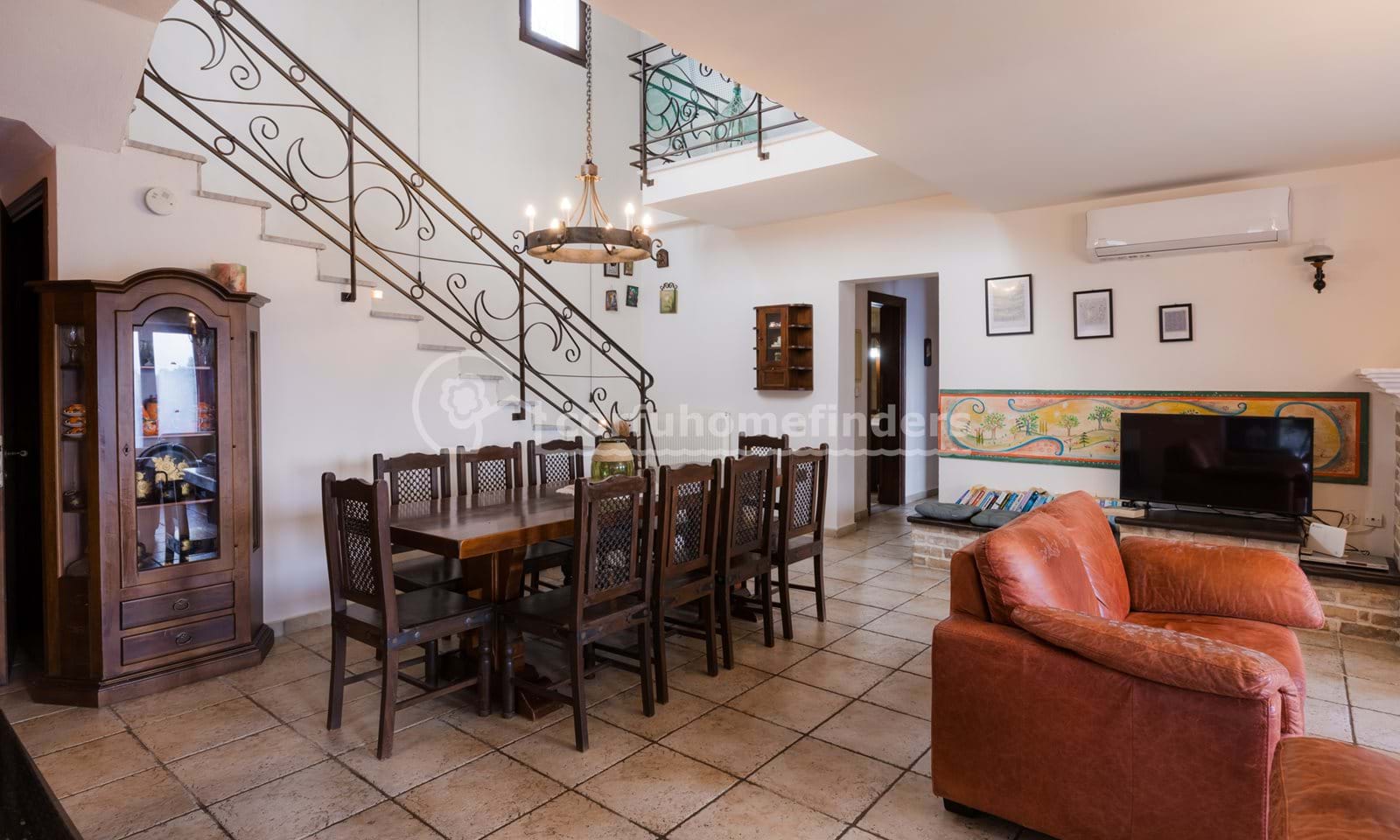 Listing photograph 3 of 20 of the house in Kassiopi, published by Corfu Home Finders.