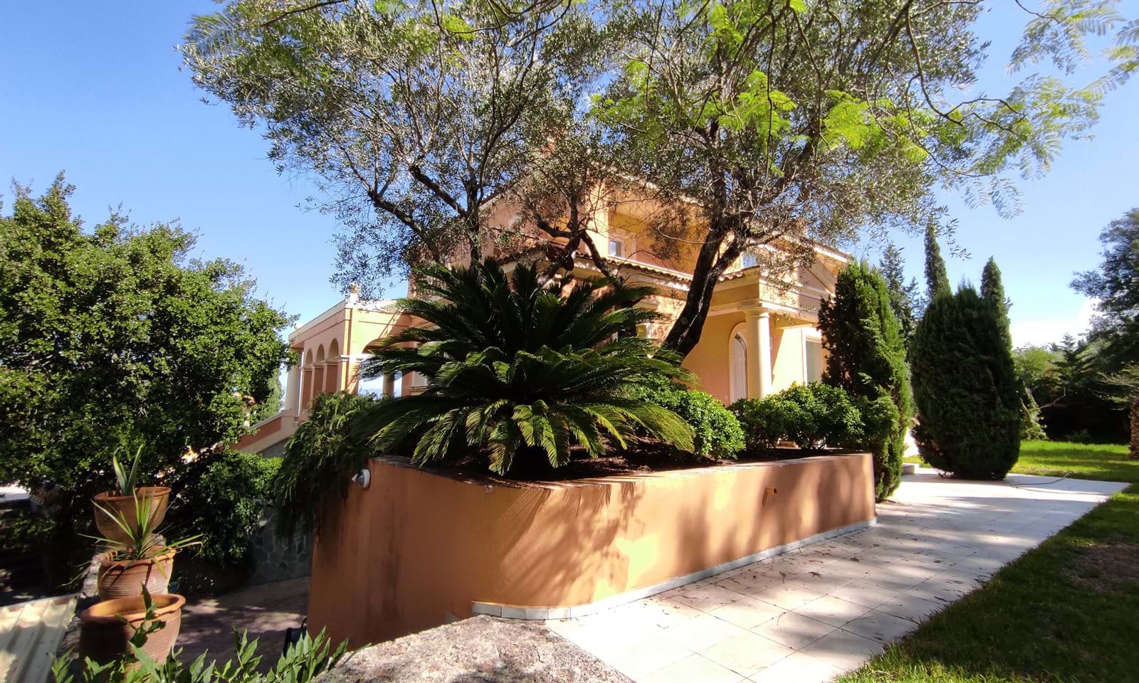 Listing photograph 4 of 22 of the house in Gouvia, published by Corfu Home Finders.