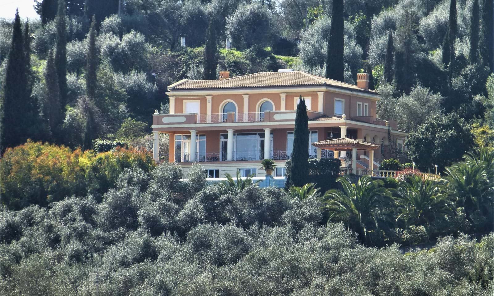 Listing photograph 3 of 22 of the house in Gouvia, published by Corfu Home Finders.