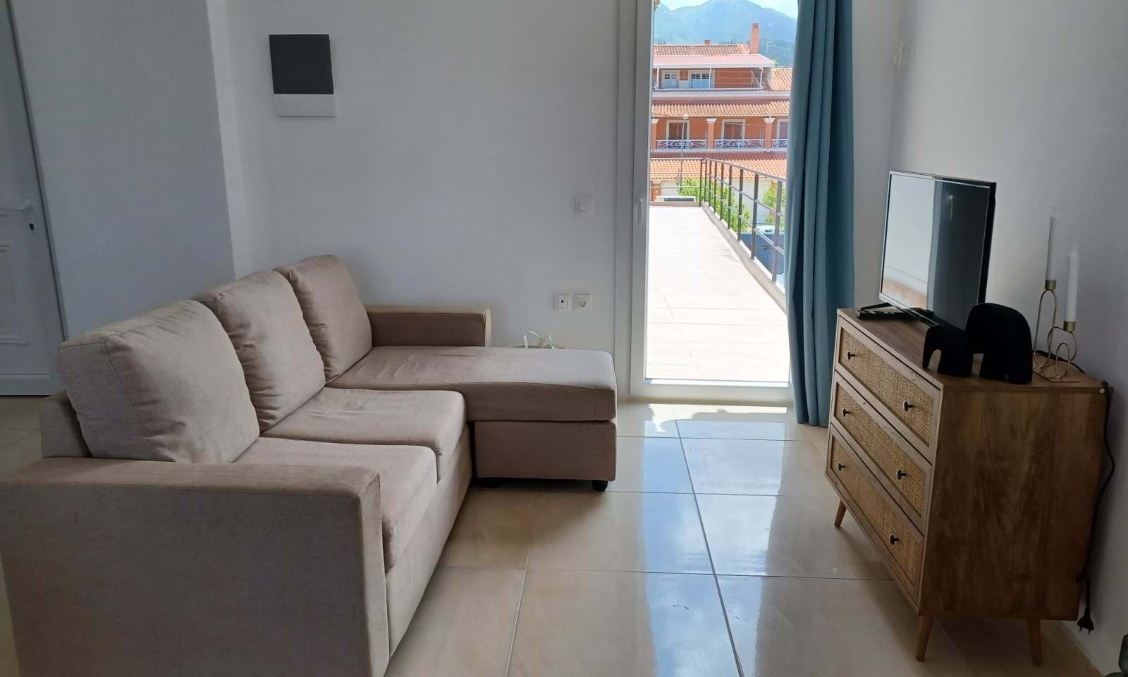 Listing photograph 3 of 7 of the apartment in Acharavi, published by Corfu Home Finders.