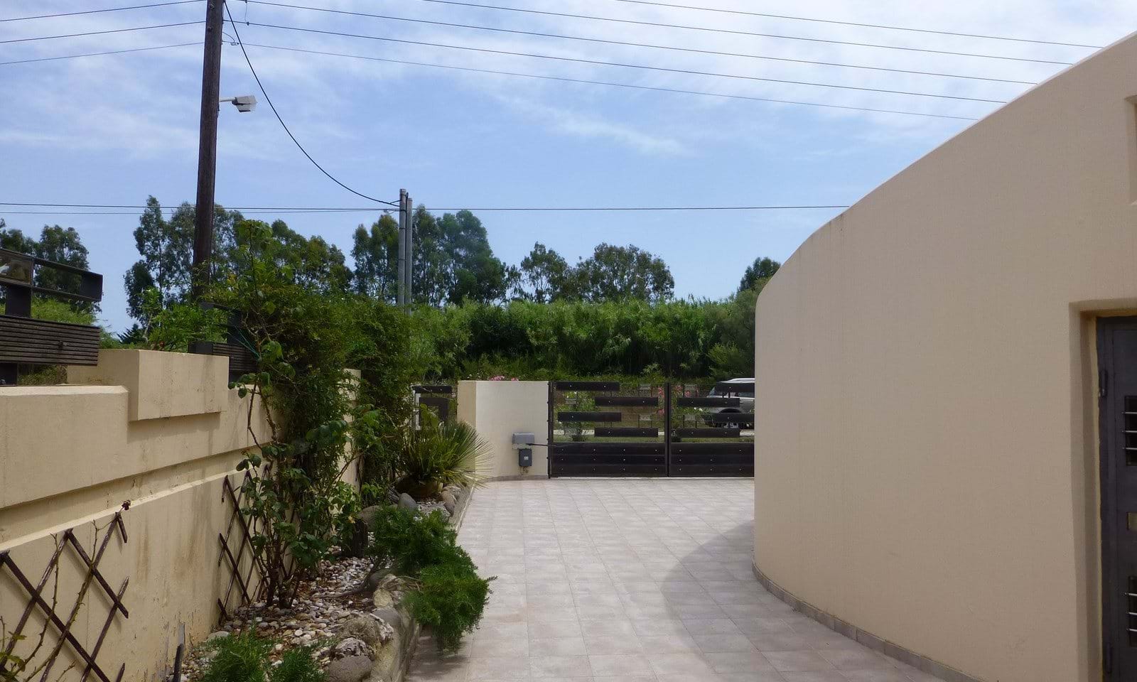 Listing photograph 13 of 31 of the house in Potamos, published by Corfu Home Finders.