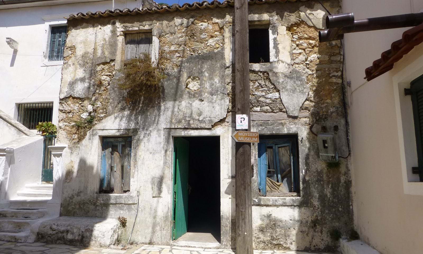 Listing photograph 1 of 6 of the house in Lakones, published by Corfu Home Finders.