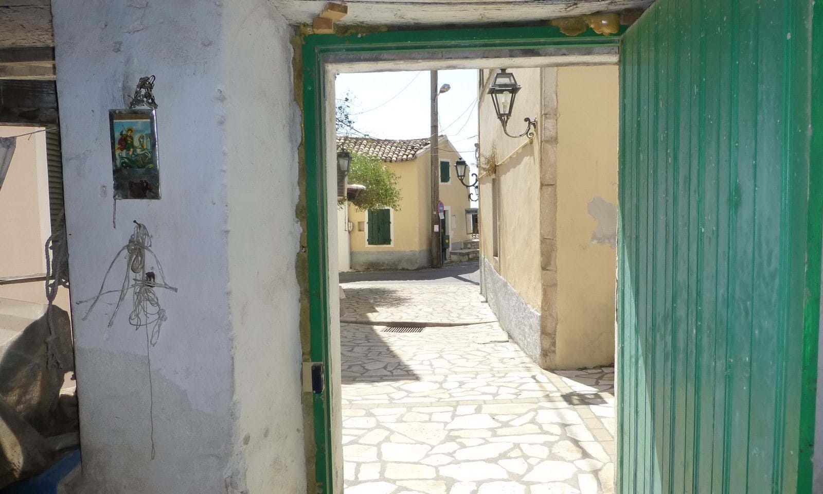 Listing photograph 3 of 6 of the house in Lakones, published by Corfu Home Finders.