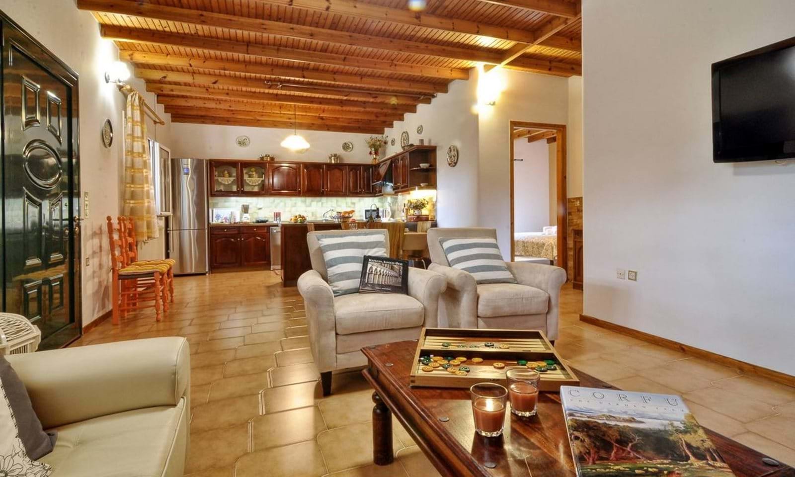 Listing photograph 6 of 19 of the house in Dassia, published by Corfu Home Finders.