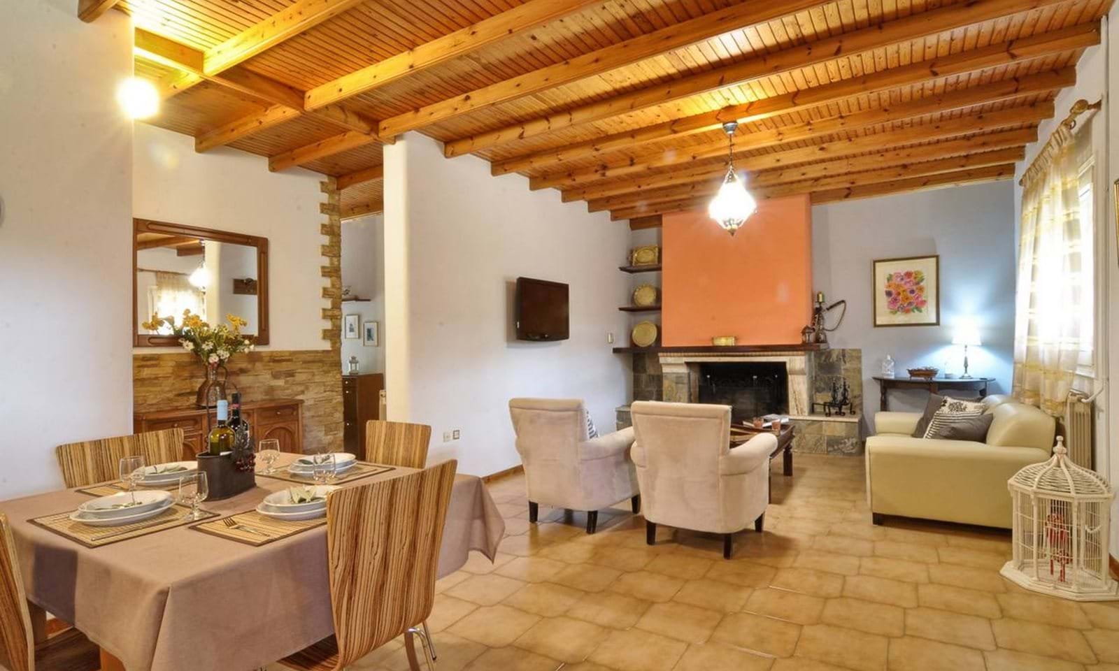 Listing photograph 7 of 19 of the house in Dassia, published by Corfu Home Finders.