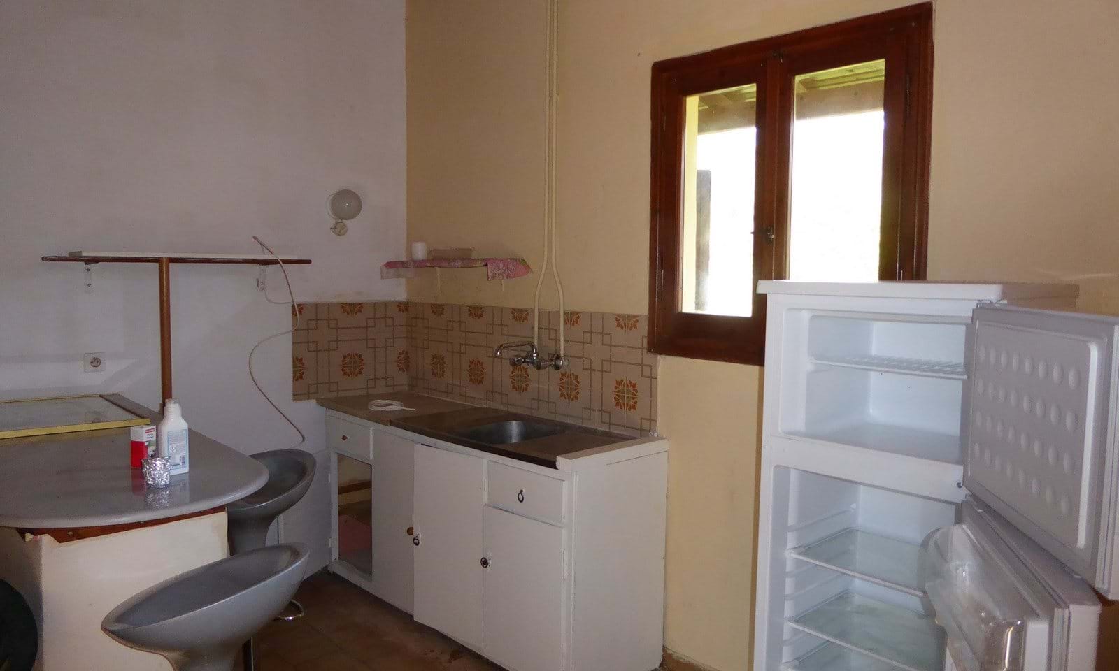 Listing photograph 12 of 16 of the apartment in Kato Korakiana, published by Corfu Home Finders.