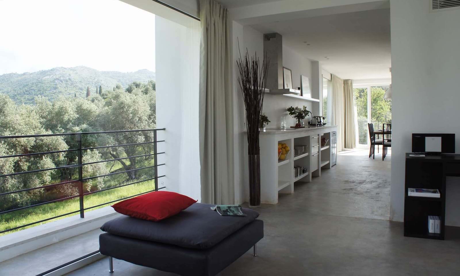 Listing photograph 8 of 21 of the house in Loutses, published by Corfu Home Finders.
