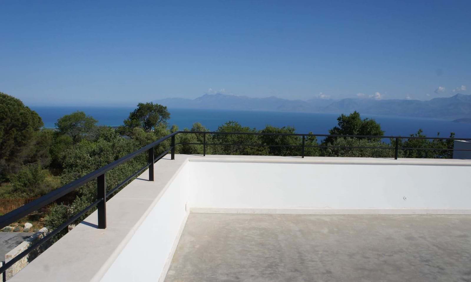 Listing photograph 12 of 21 of the house in Loutses, published by Corfu Home Finders.