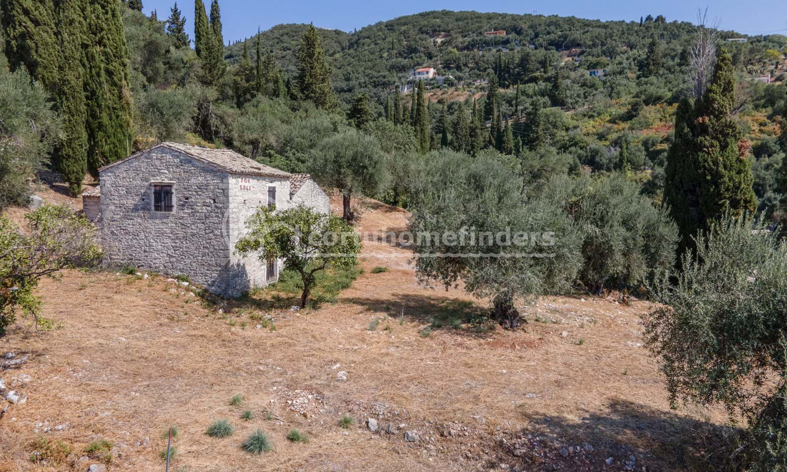 Listing photograph 2 of 9 of the house in Nissaki, published by Corfu Home Finders.