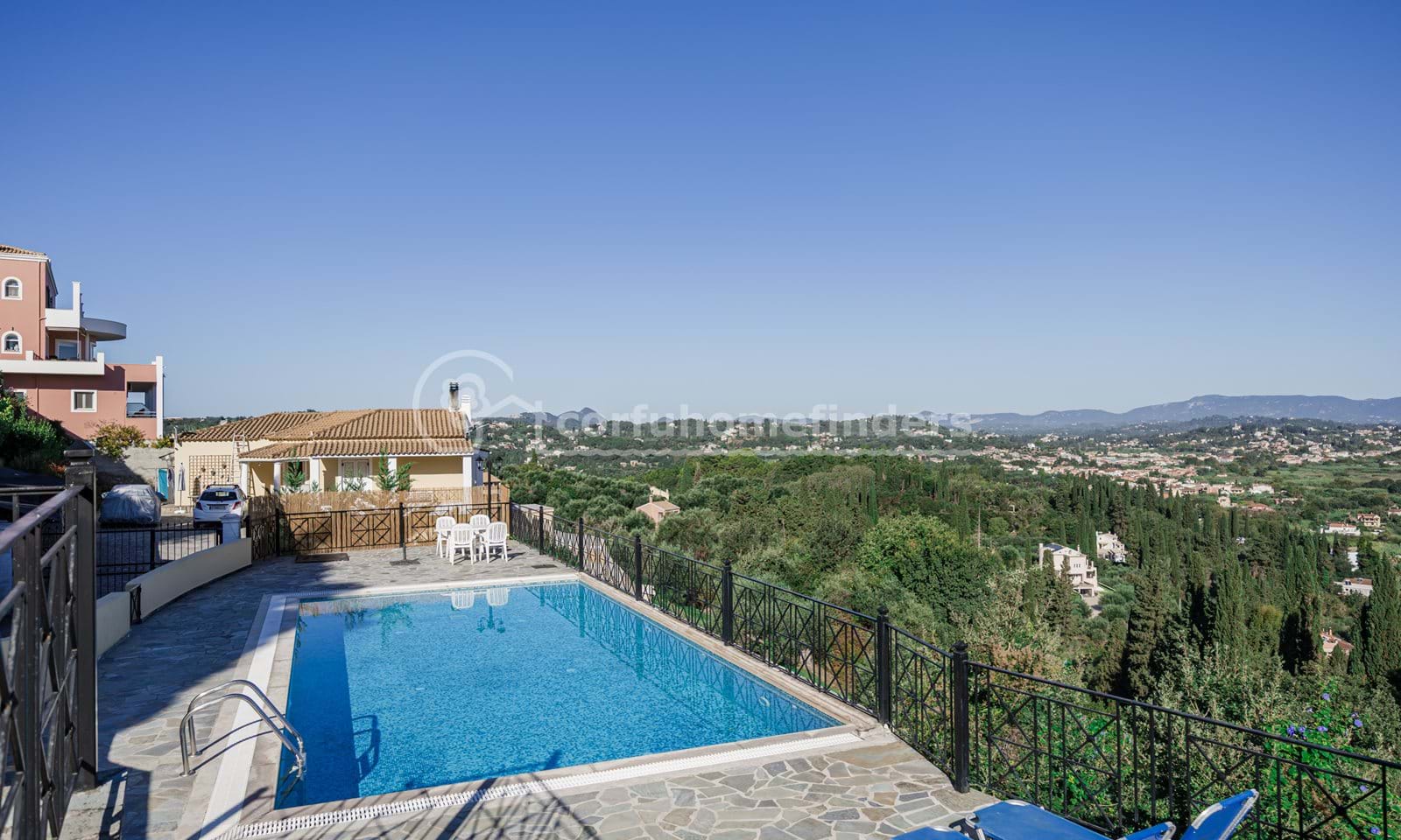 Listing photograph 26 of 29 of the house in Perama, published by Corfu Home Finders.