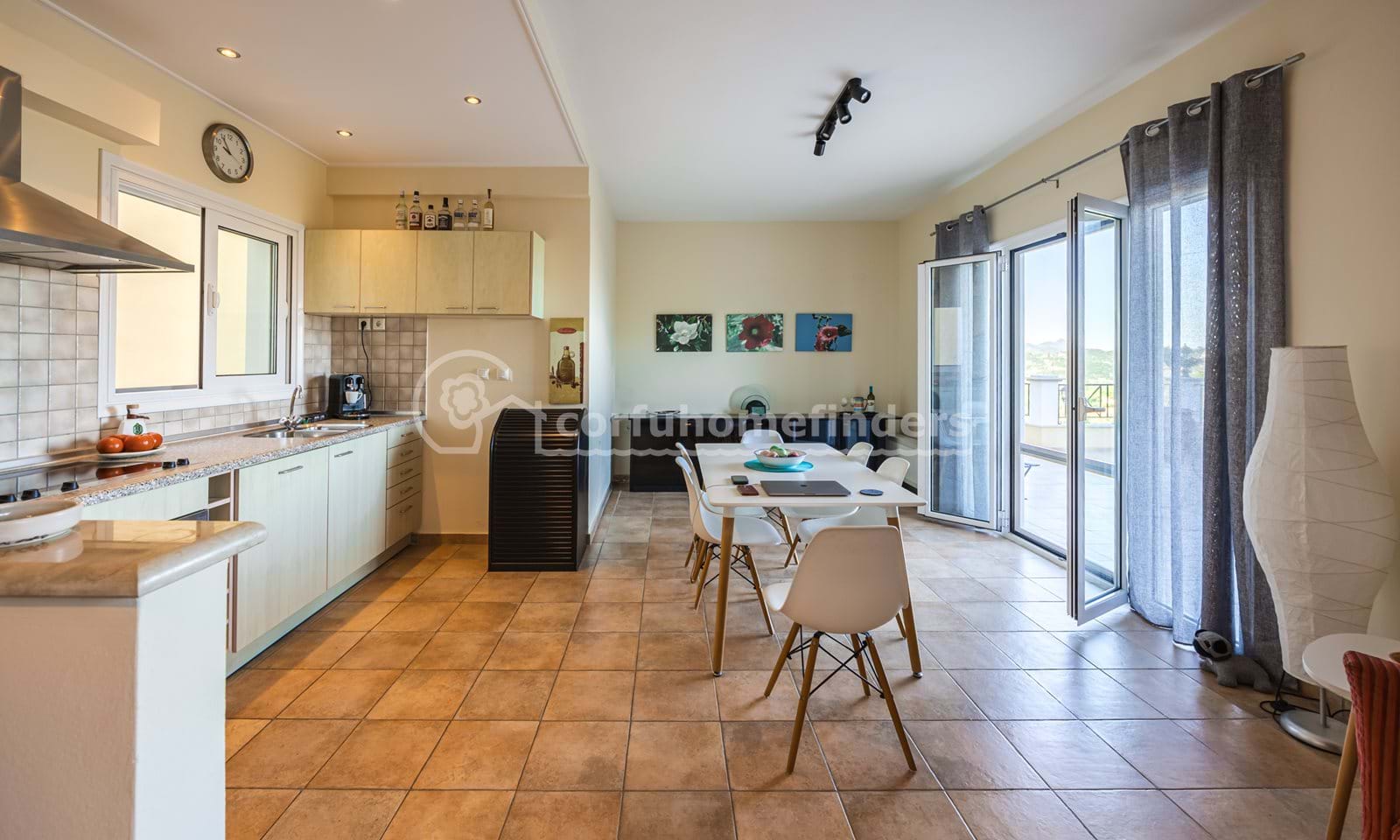 Listing photograph 9 of 29 of the house in Perama, published by Corfu Home Finders.