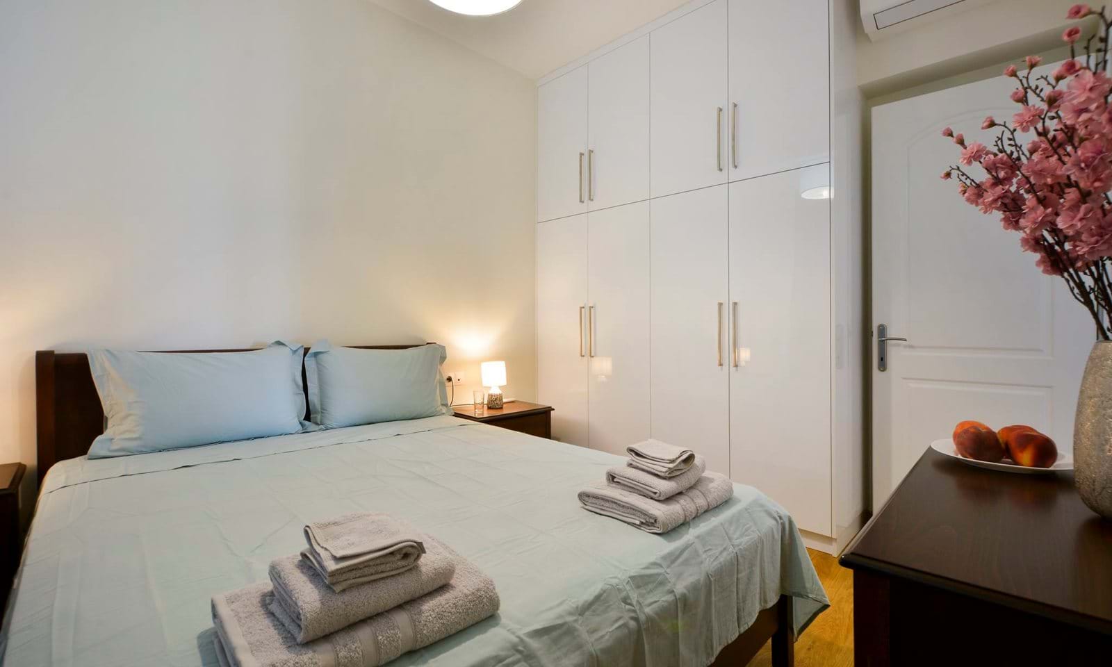 Listing photograph 13 of 15 of the apartment in Corfu Town, published by Corfu Home Finders.