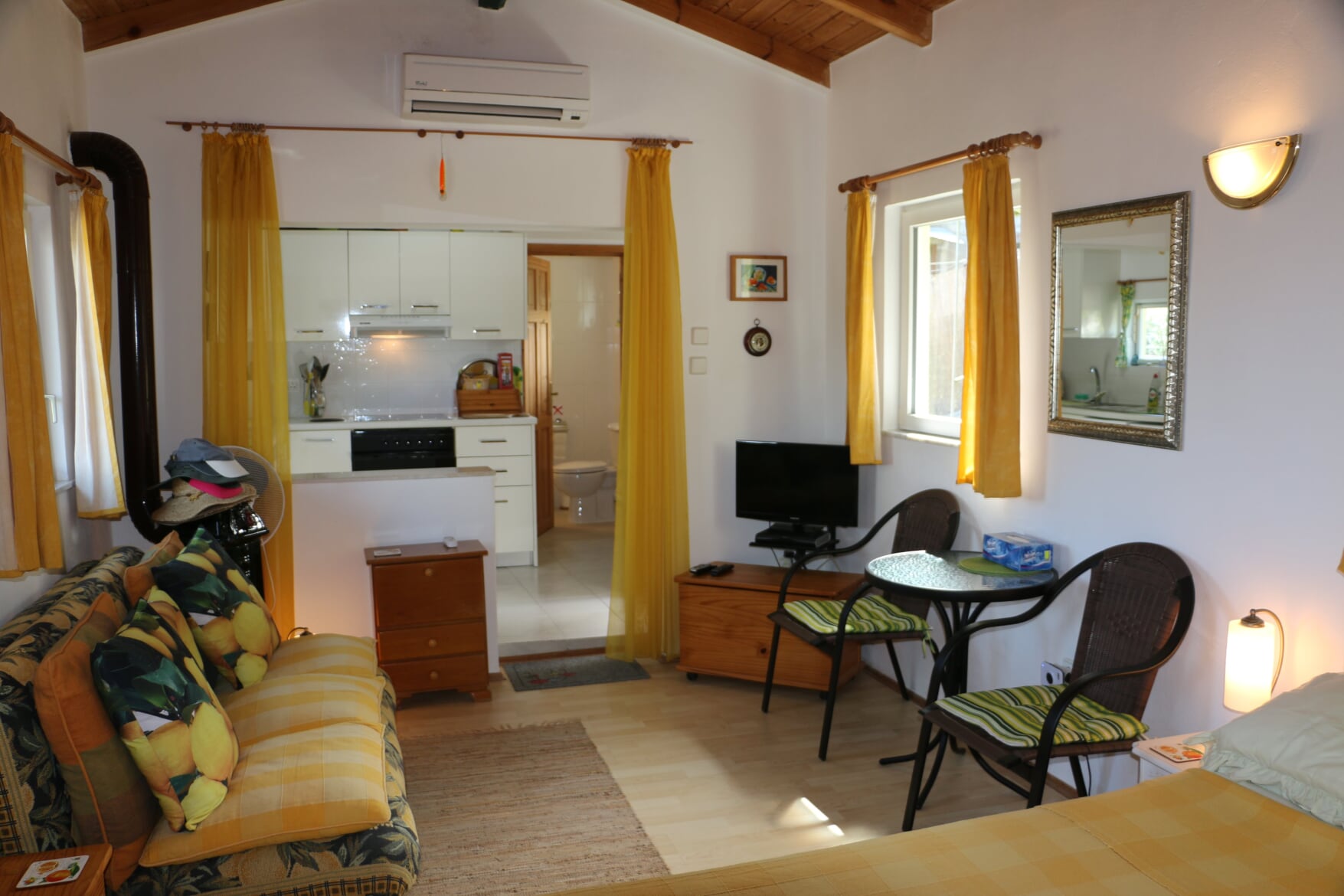 LEMON TREES COTTAGE, near Boukari, Corfu