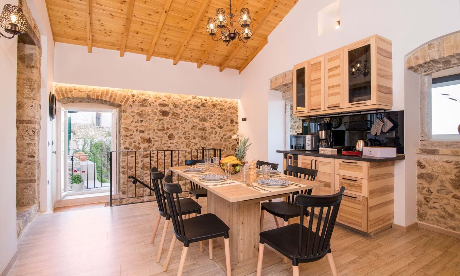 Listing photograph 11 of 22 of the house in Ano Korakiana, published by Corfu Home Finders.