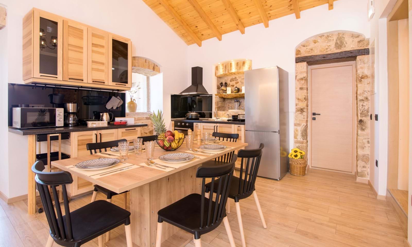 Listing photograph 12 of 22 of the house in Ano Korakiana, published by Corfu Home Finders.