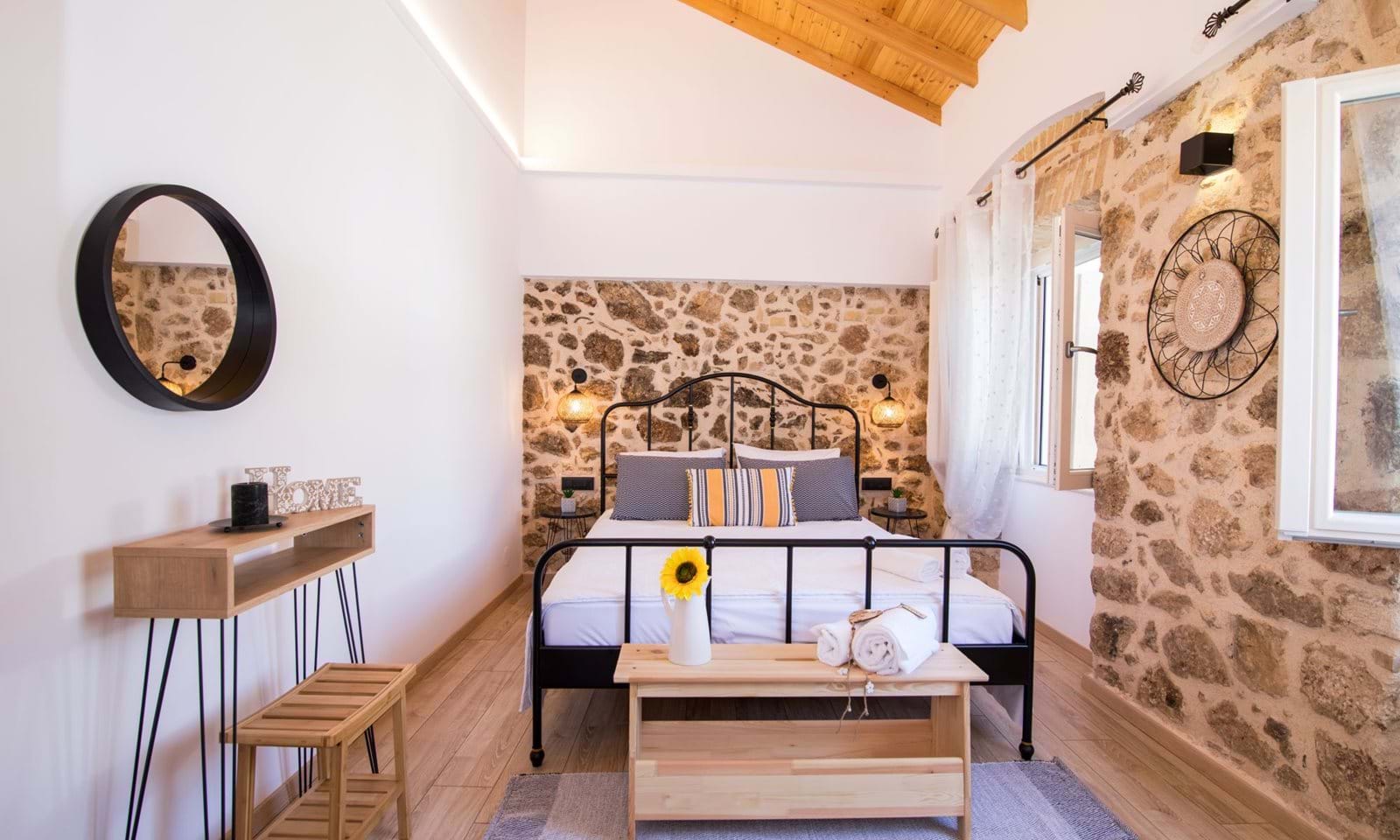Listing photograph 17 of 22 of the house in Ano Korakiana, published by Corfu Home Finders.