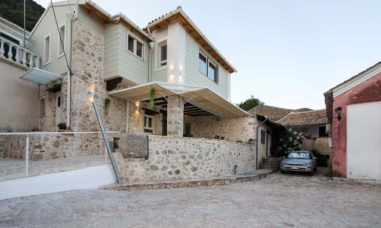 Listing photograph 2 of 22 of the house in Ano Korakiana, published by Corfu Home Finders.