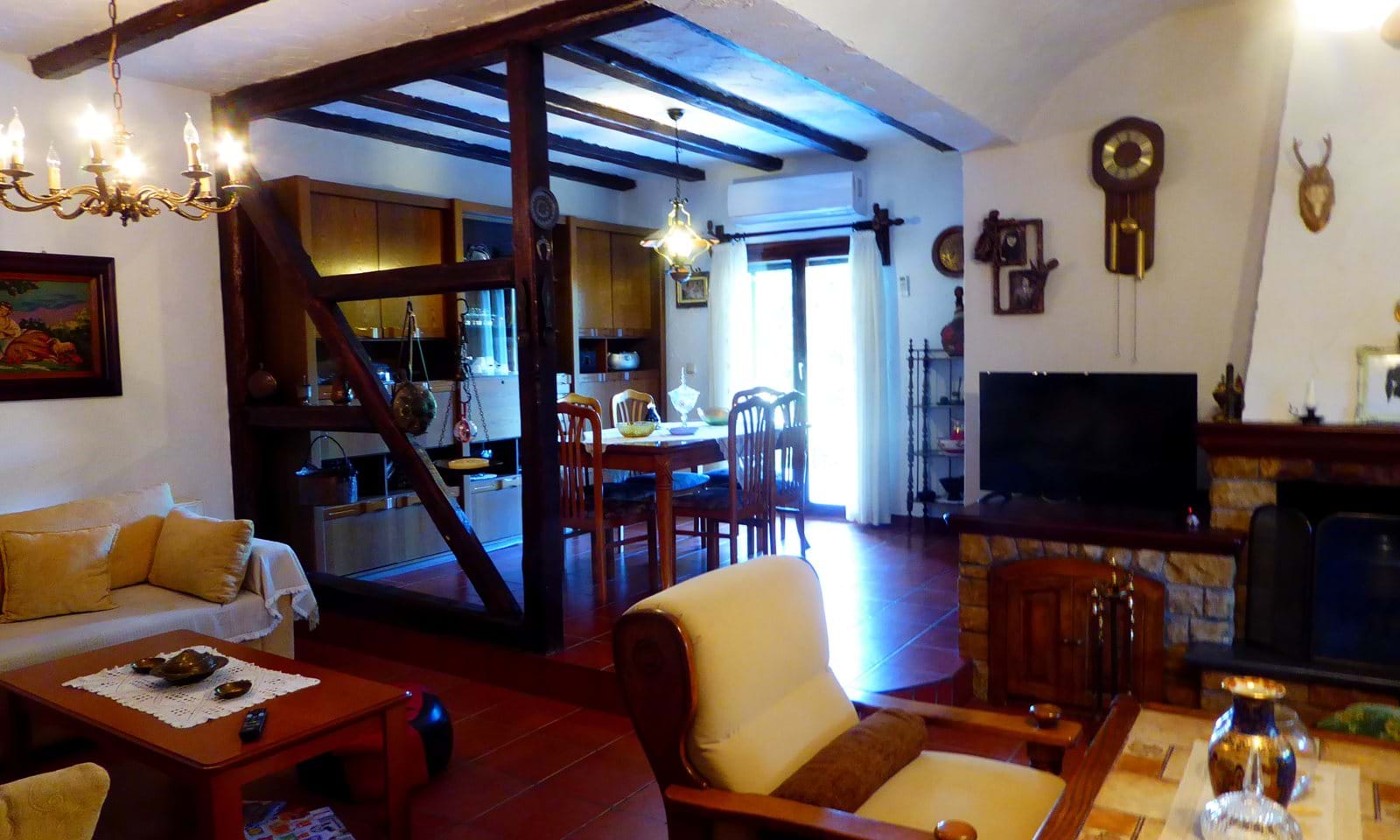 Listing photograph 17 of 21 of the house in Poulades, published by Corfu Home Finders.