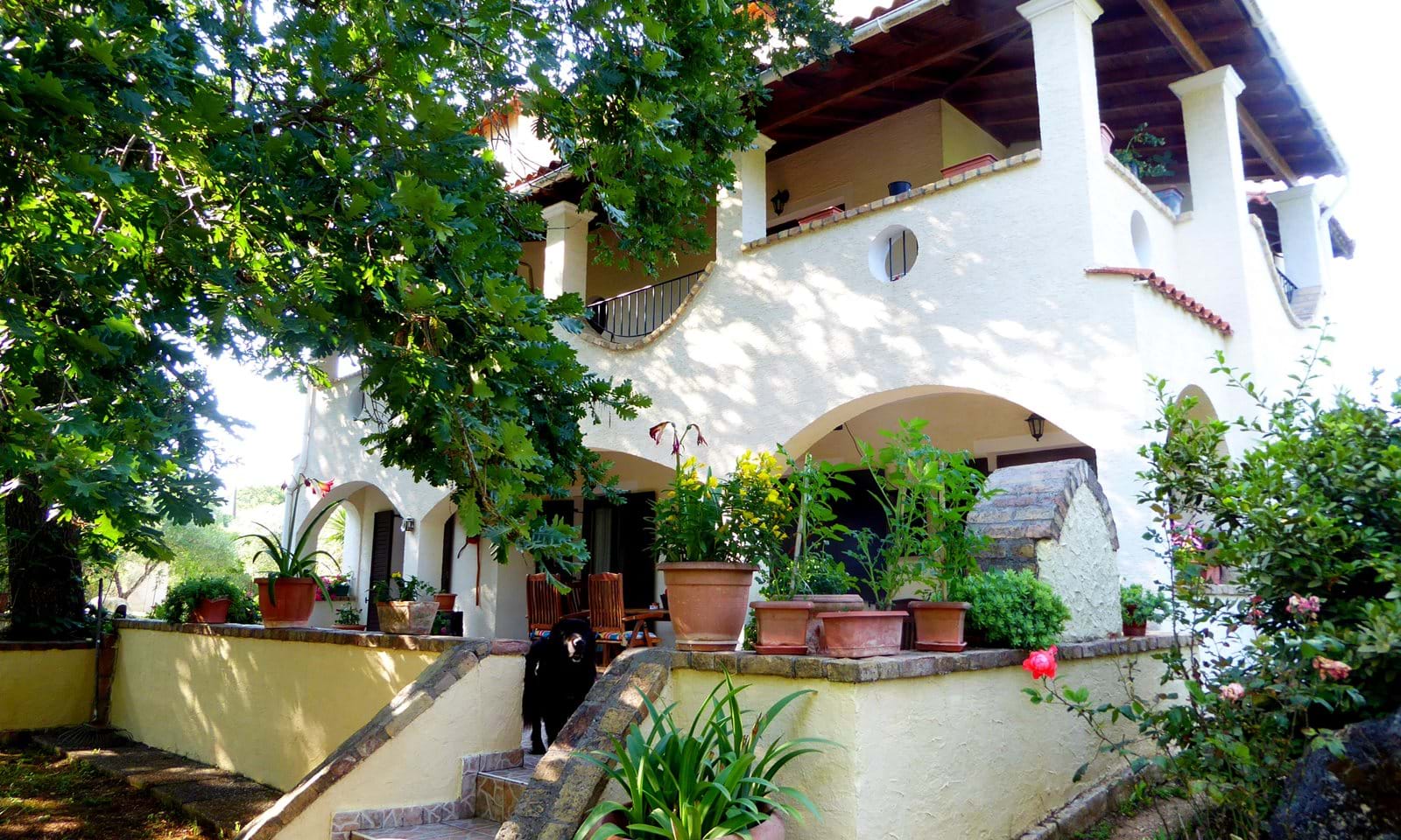 Listing photograph 2 of 21 of the house in Poulades, published by Corfu Home Finders.