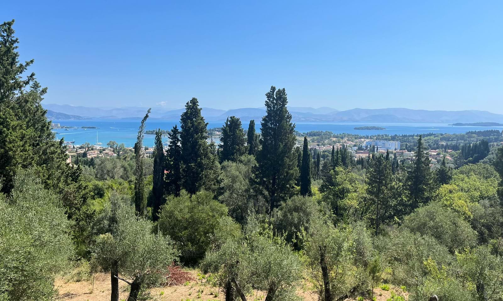 Listing photograph 3 of 13 of the house in Gouvia, published by Corfu Home Finders.