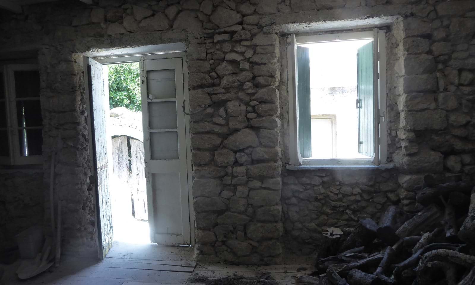 Listing photograph 8 of 9 of the house in Makrades, published by Corfu Home Finders.
