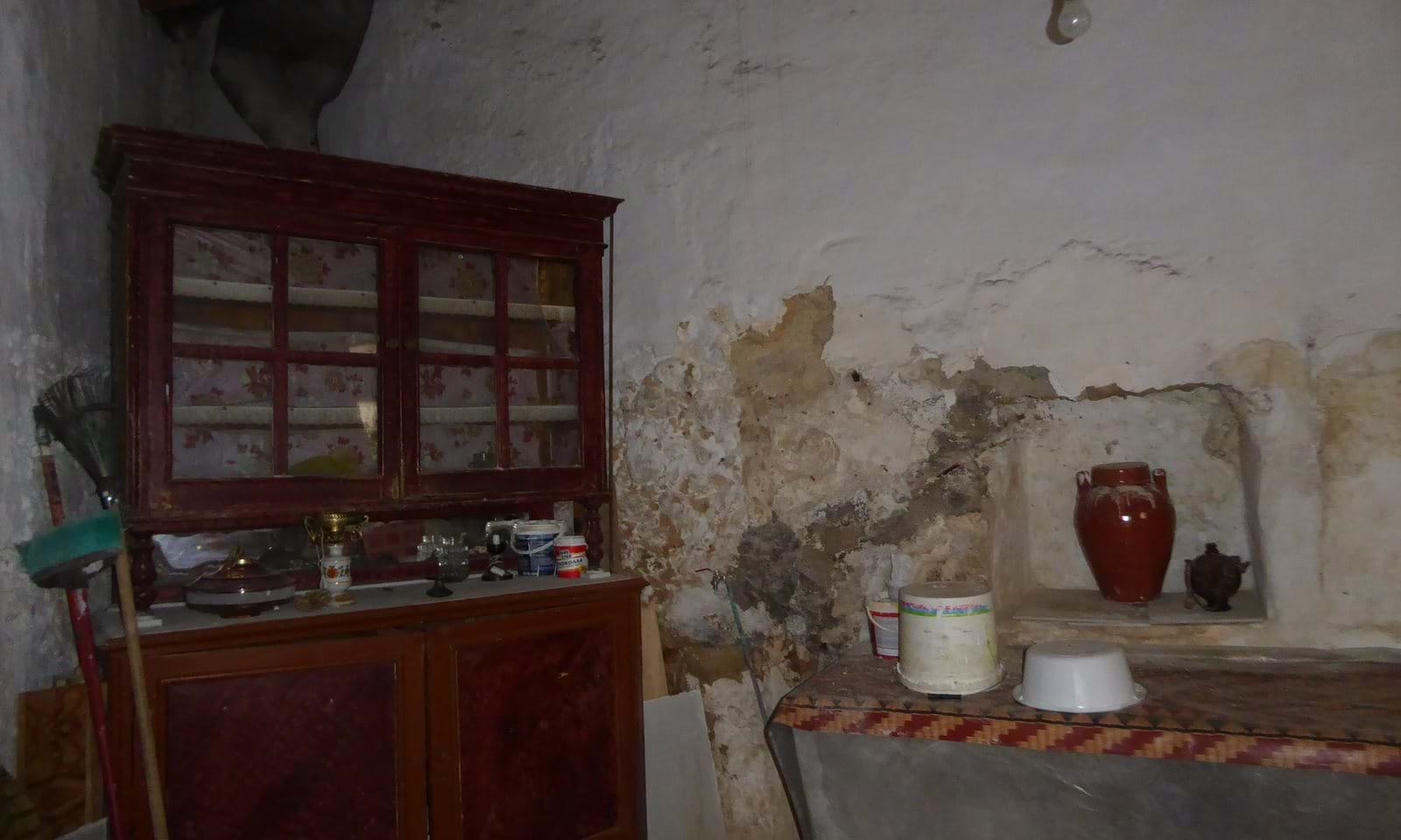 Listing photograph 10 of 11 of the house in Lakones, published by Corfu Home Finders.