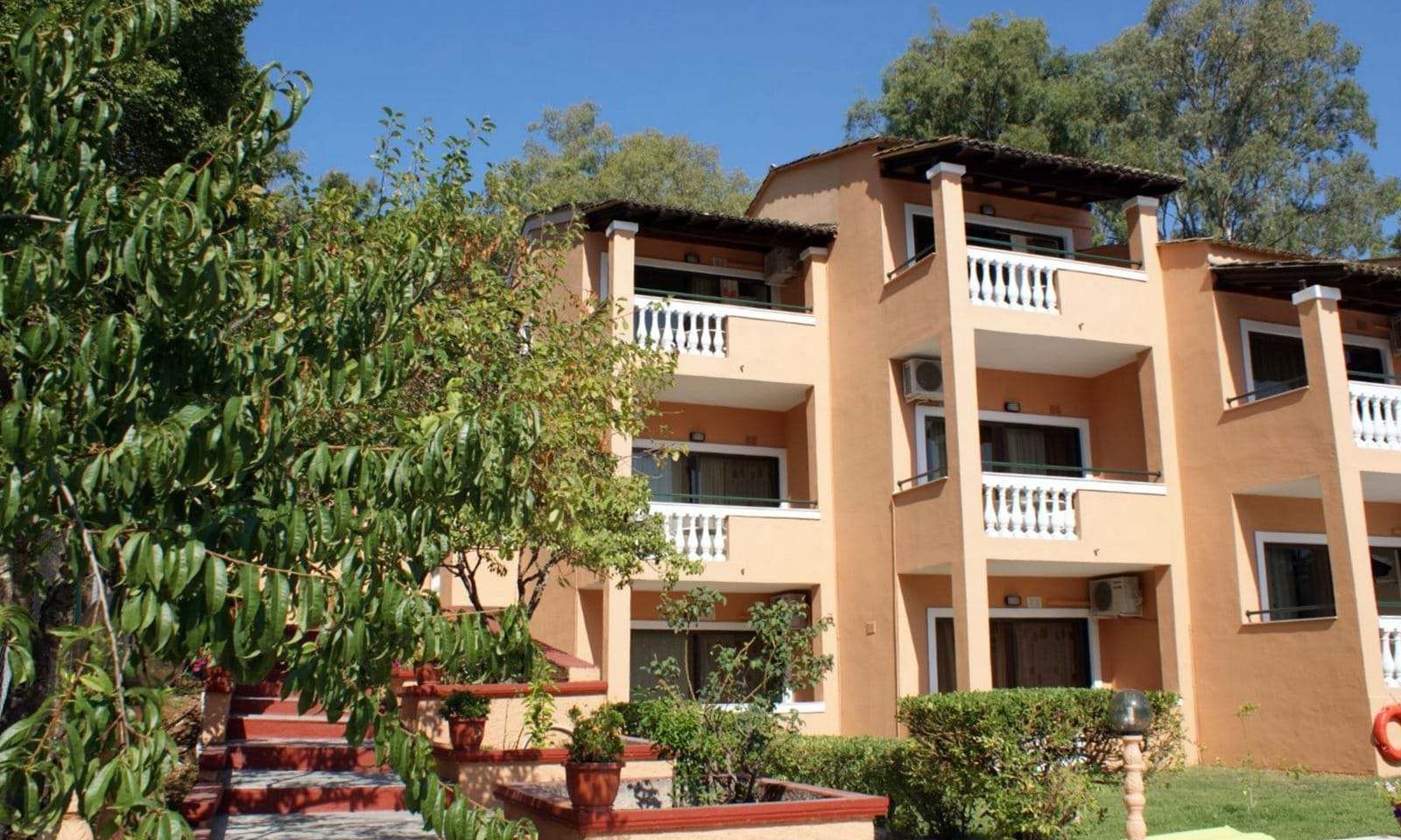 Listing photograph 2 of 16 of the commercial in Kommeno, published by Corfu Home Finders.